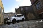 Mitsubishi Shogun Black 2012 года (UK)